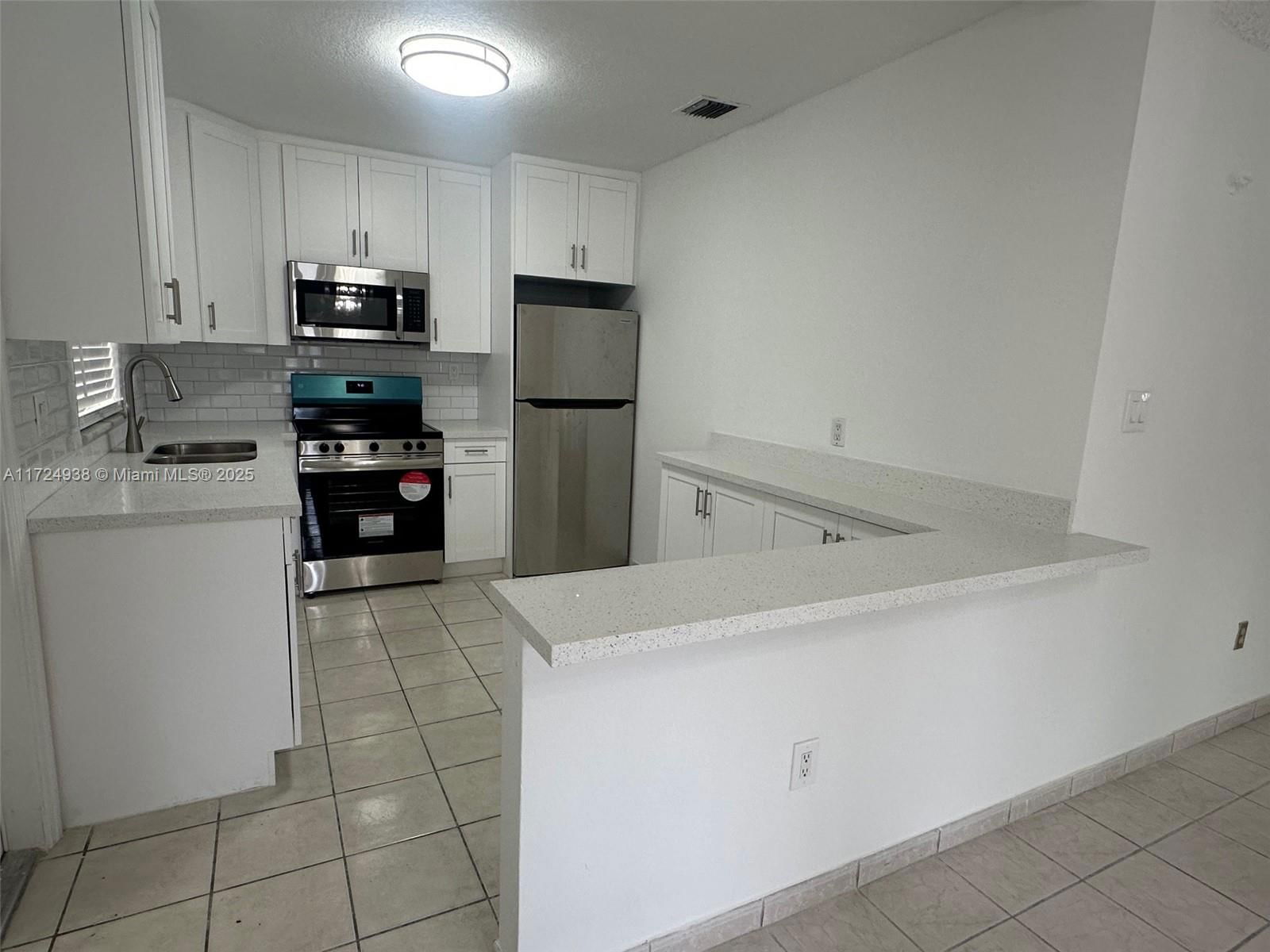 Real estate property located at 101 41st St, Miami-dade, Bradley Manor 1st Addn, Hialeah, FL