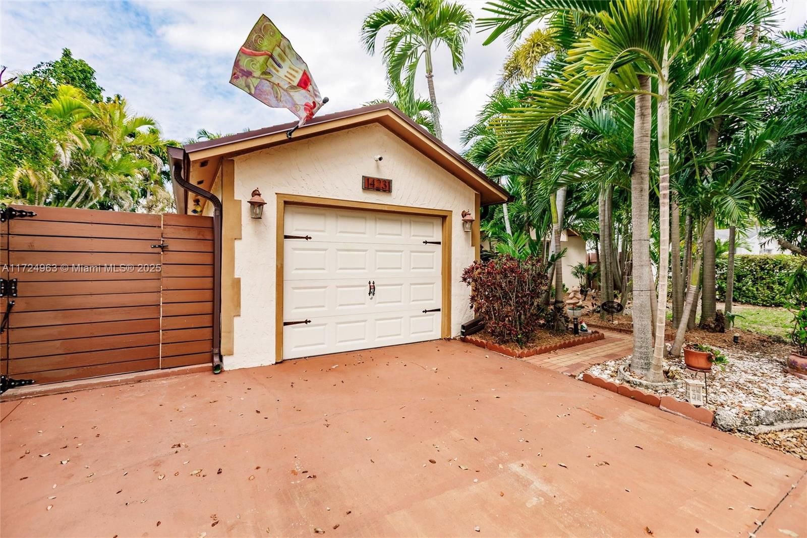 Real estate property located at 14231 155th St, Miami-dade, R J Katz Sub, Miami, FL