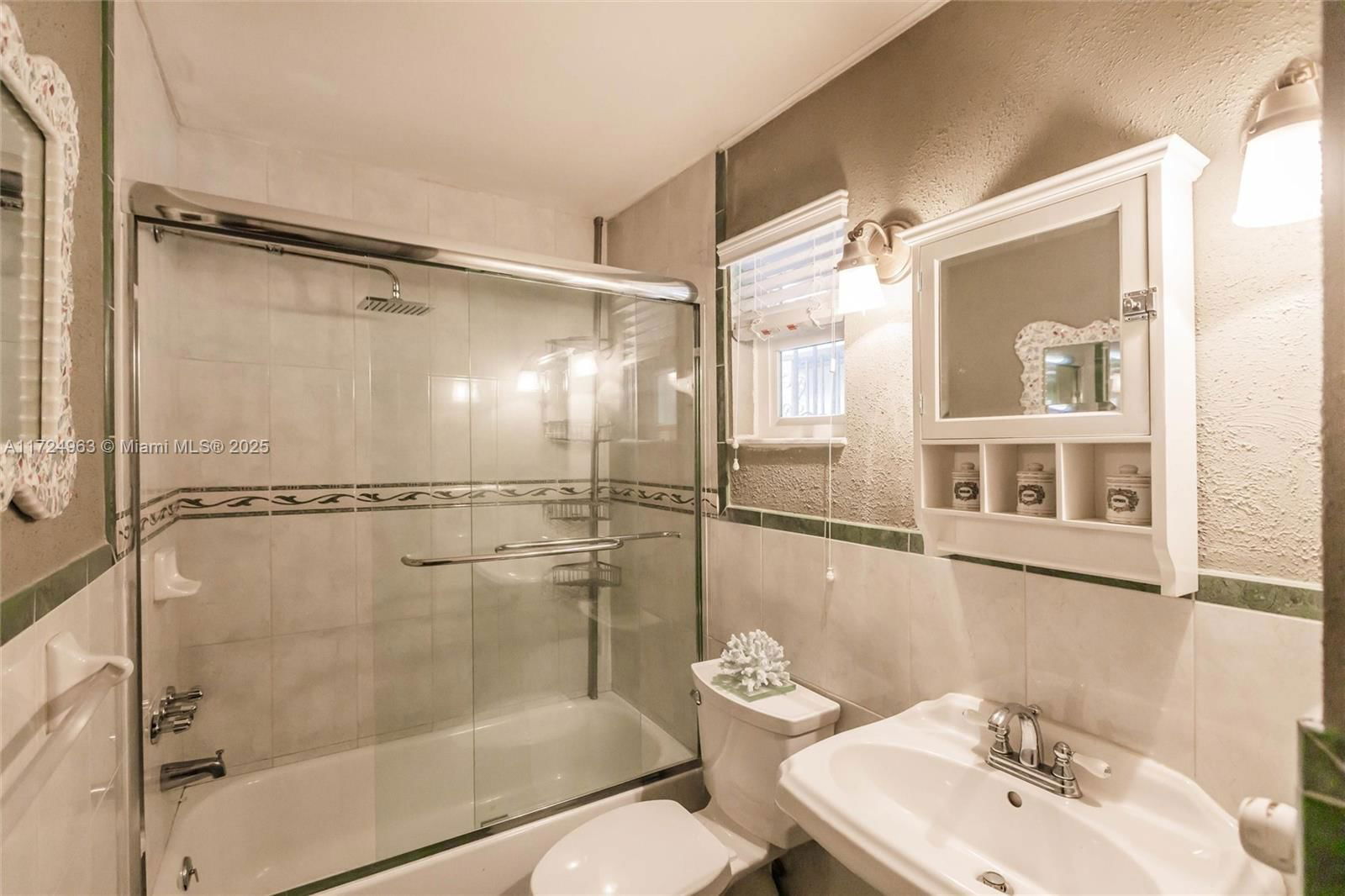 Real estate property located at 14231 155th St, Miami-dade, R J Katz Sub, Miami, FL