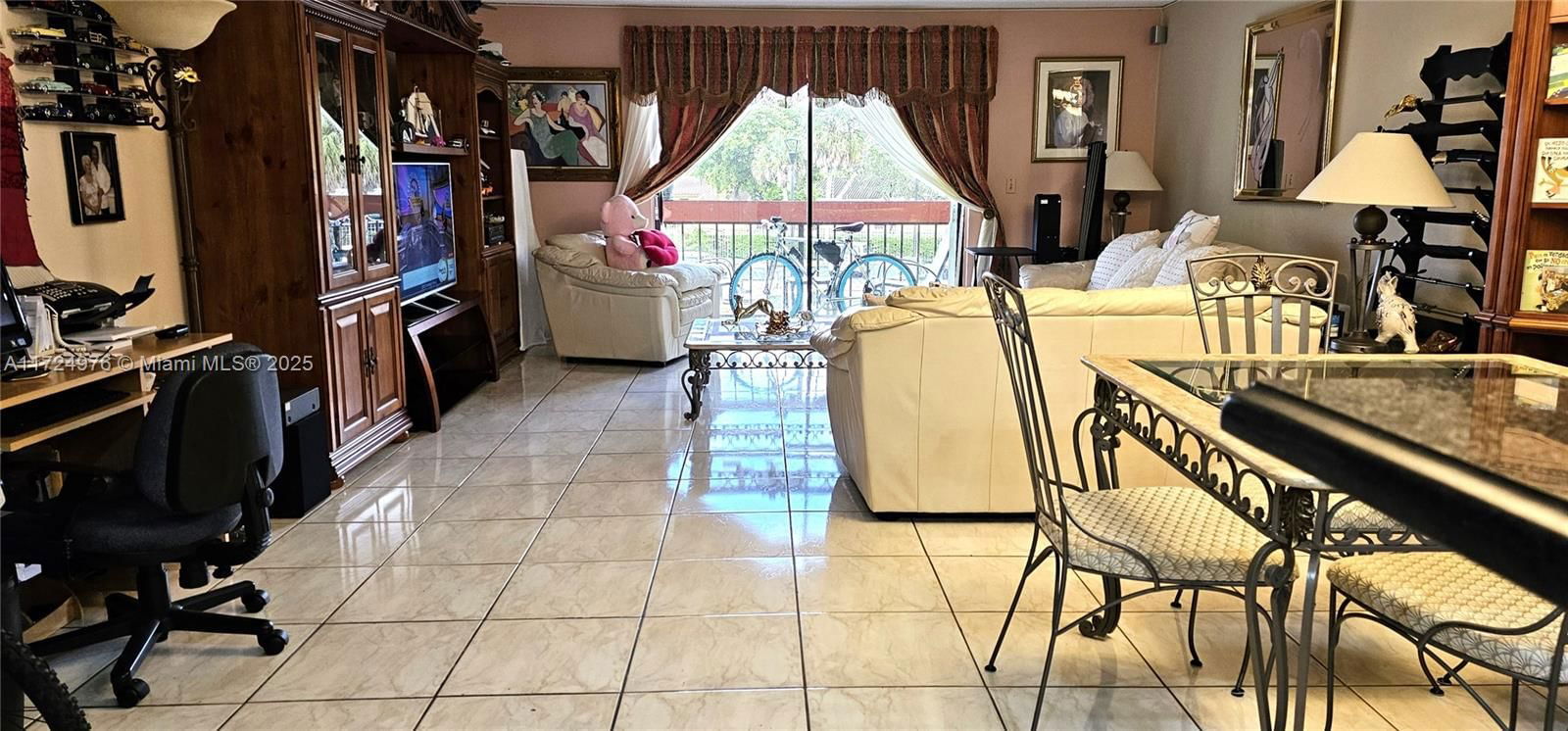 Real estate property located at 8660 149th Ave #210, Miami-Dade, LAGO DEL REY CONDO #1, Miami, FL