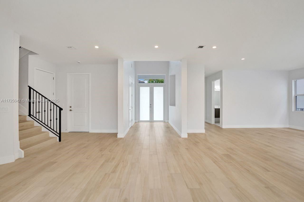 Real estate property located at 3527 Forest View Cir, Broward, Forest View Estates, Dania Beach, FL