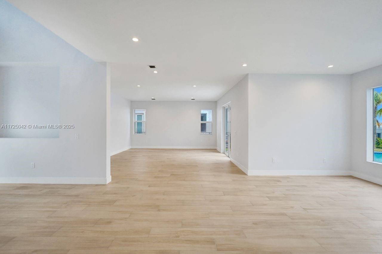 Real estate property located at 3527 Forest View Cir, Broward, Forest View Estates, Dania Beach, FL