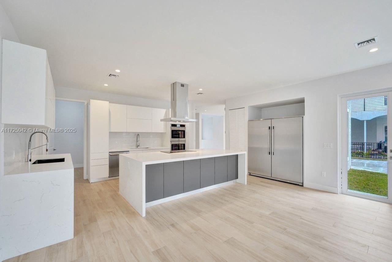 Real estate property located at 3527 Forest View Cir, Broward, Forest View Estates, Dania Beach, FL