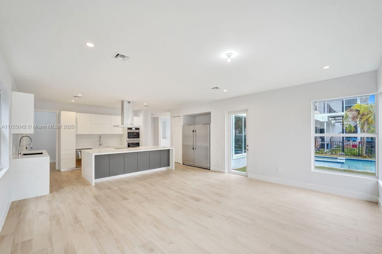 Real estate property located at 3527 Forest View Cir, Broward, Forest View Estates, Dania Beach, FL