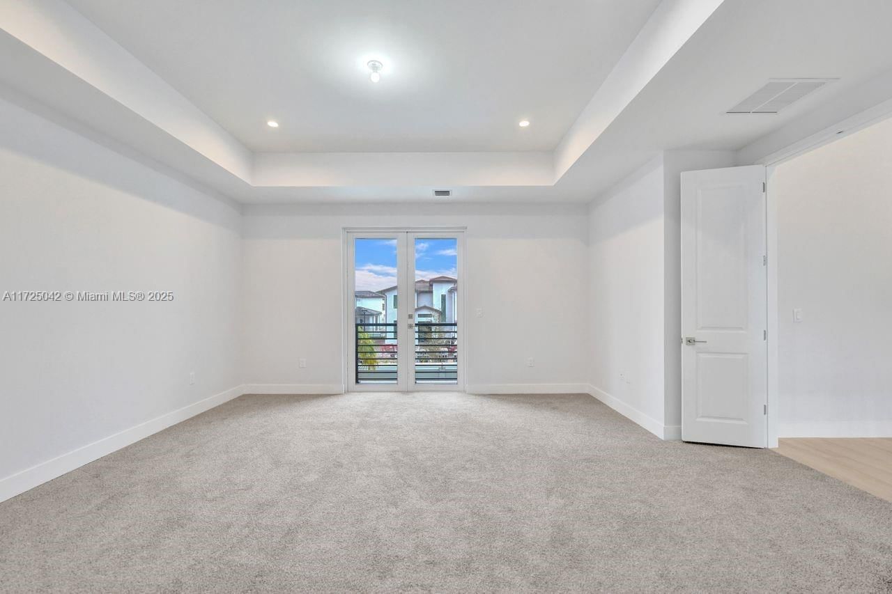 Real estate property located at 3527 Forest View Cir, Broward, Forest View Estates, Dania Beach, FL