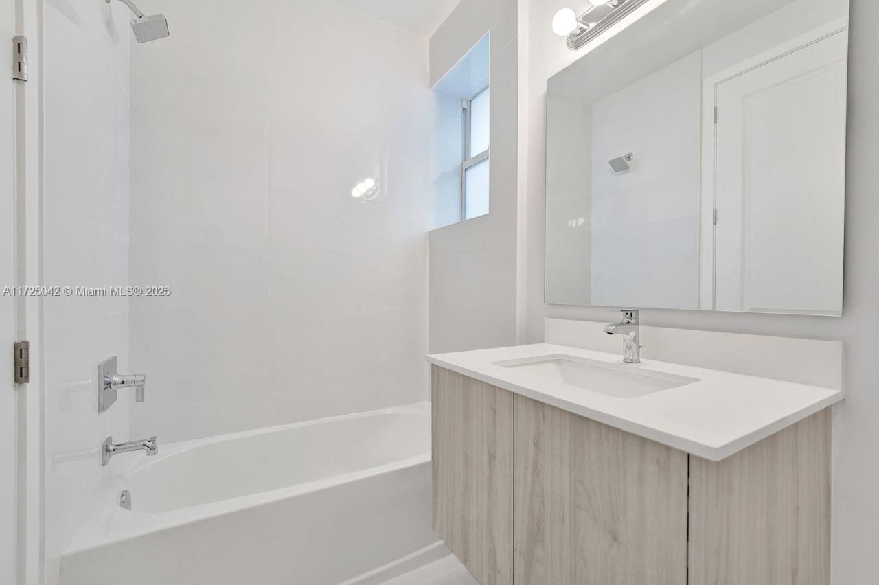 Real estate property located at 3527 Forest View Cir, Broward, Forest View Estates, Dania Beach, FL