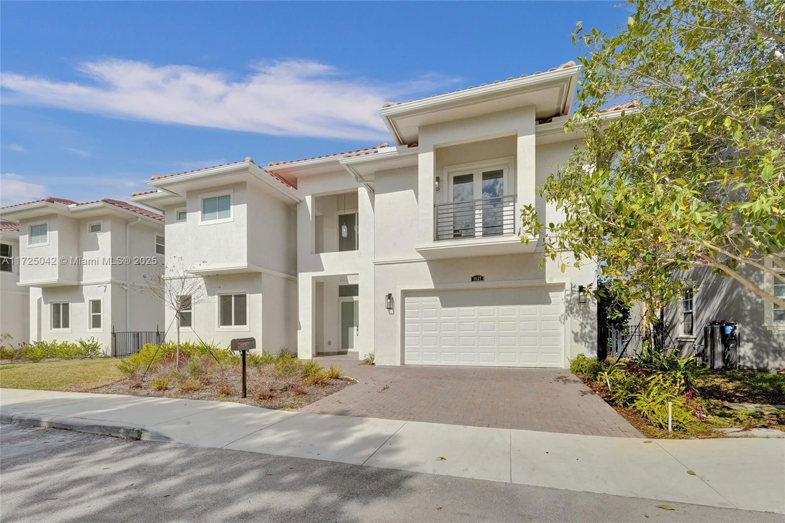 Real estate property located at 3527 Forest View Cir, Broward, Forest View Estates, Dania Beach, FL