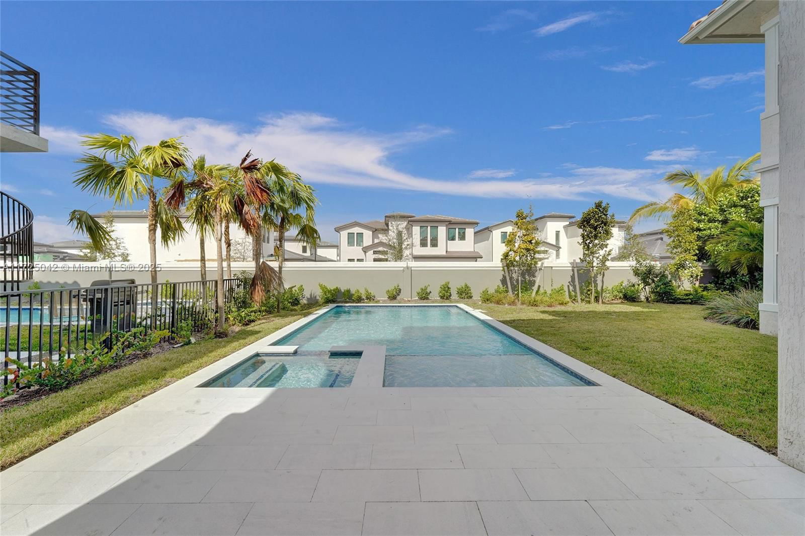 Real estate property located at 3527 Forest View Cir, Broward, Forest View Estates, Dania Beach, FL