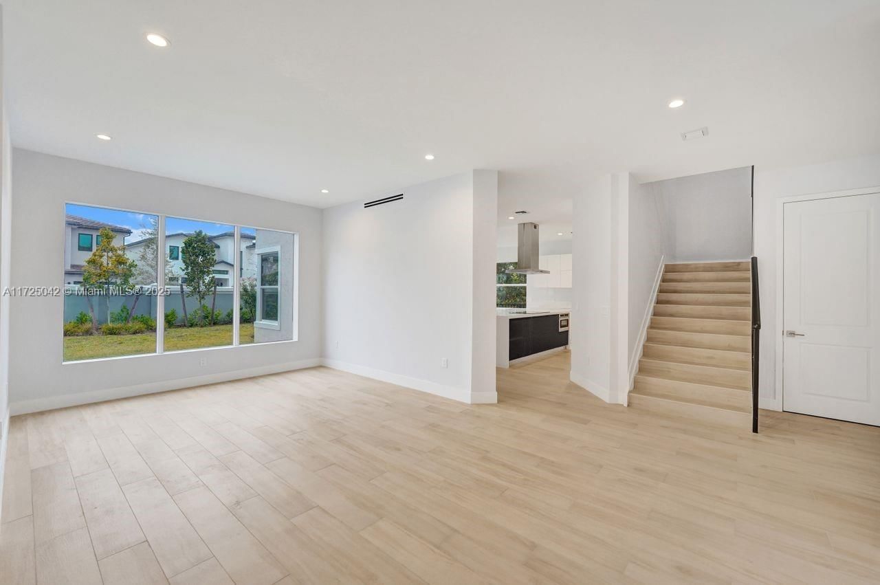 Real estate property located at 3527 Forest View Cir, Broward, Forest View Estates, Dania Beach, FL