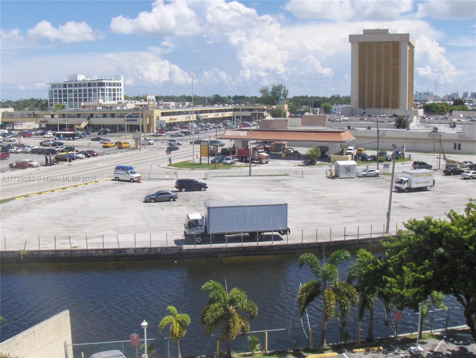 Real estate property located at 7801 4th Ct #509, Miami-dade, Riverview Village Condo, Miami, FL