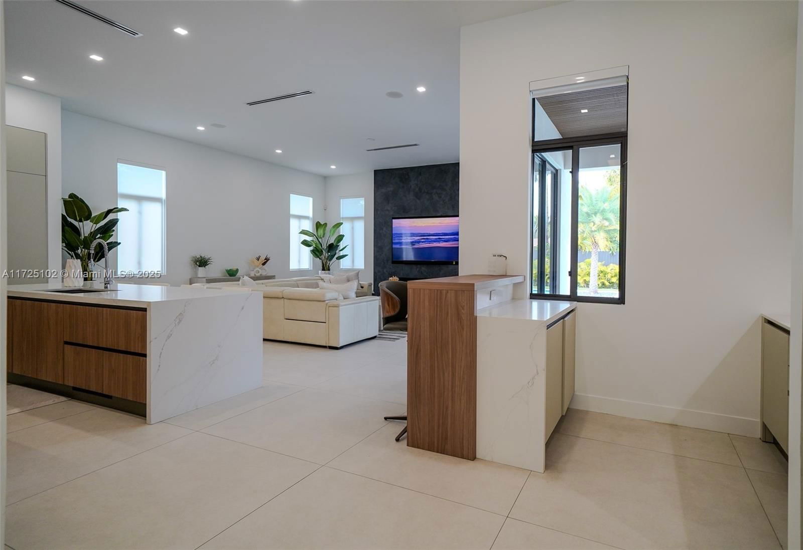 Real estate property located at 8235 184 Street, Miami-dade, Axelaja Estates, Palmetto Bay, FL