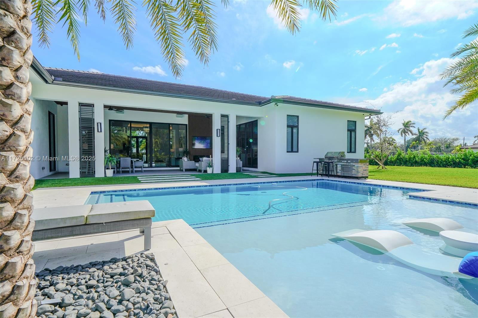 Real estate property located at 8235 184 Street, Miami-dade, Axelaja Estates, Palmetto Bay, FL