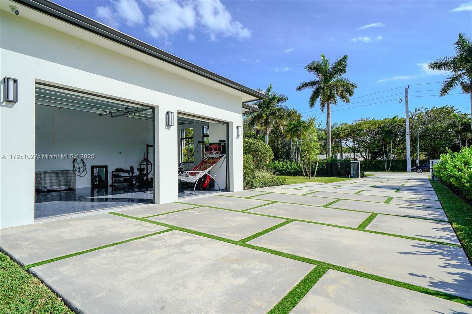 Real estate property located at 8235 184 Street, Miami-dade, Axelaja Estates, Palmetto Bay, FL