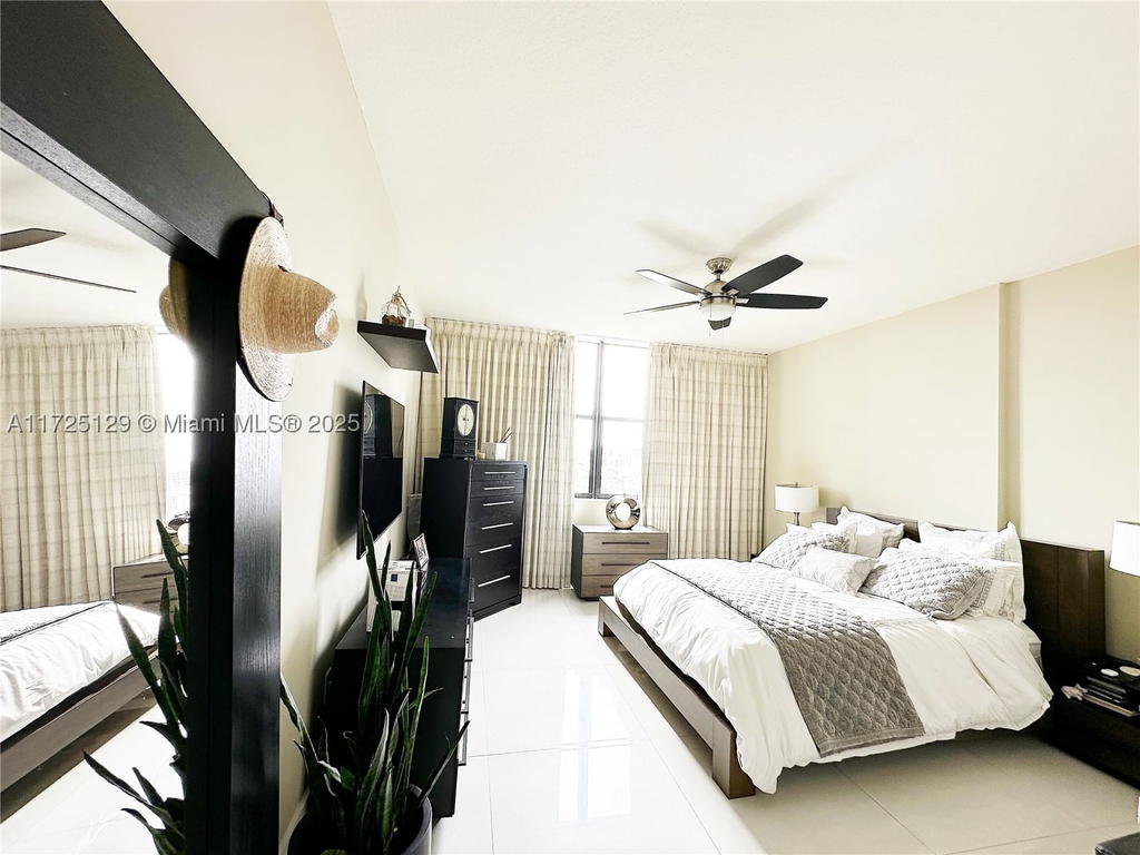 Real estate property located at 888 Douglas Rd #1210, Miami-dade, Puerta De Palmas Condo, Coral Gables, FL