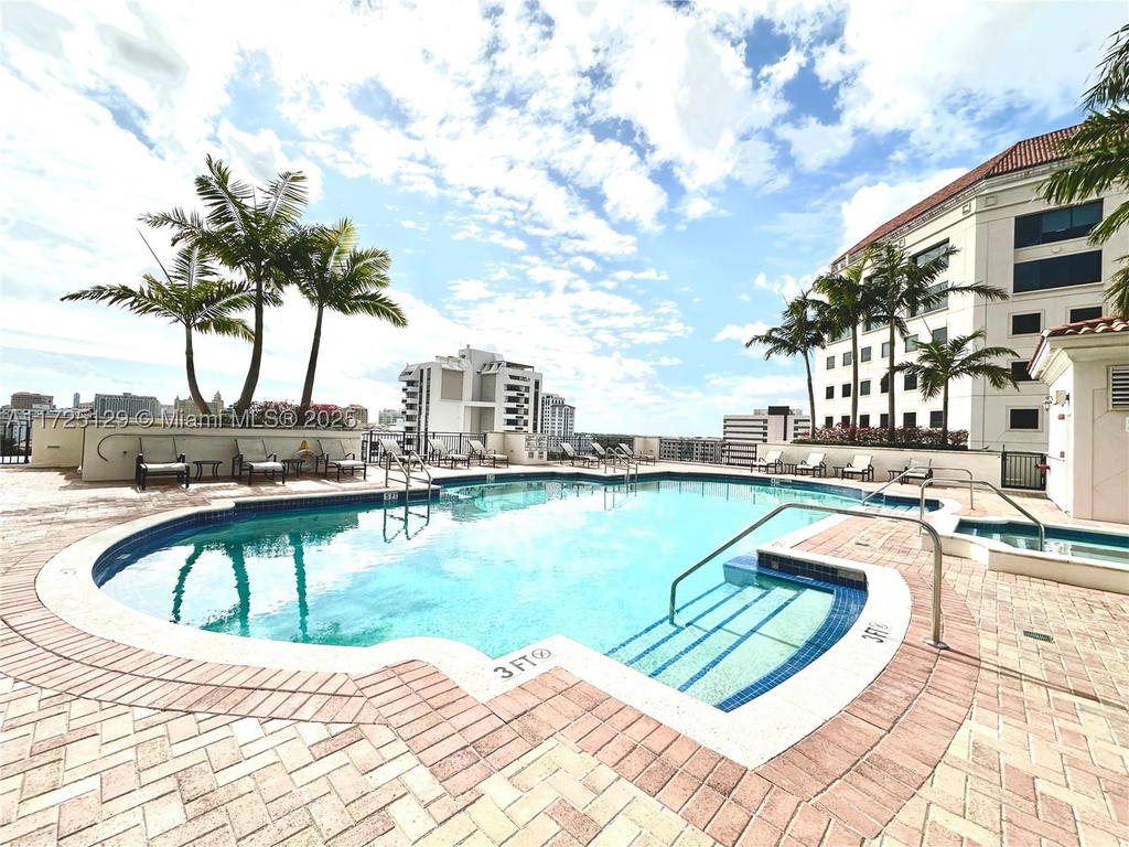 Real estate property located at 888 Douglas Rd #1210, Miami-dade, Puerta De Palmas Condo, Coral Gables, FL
