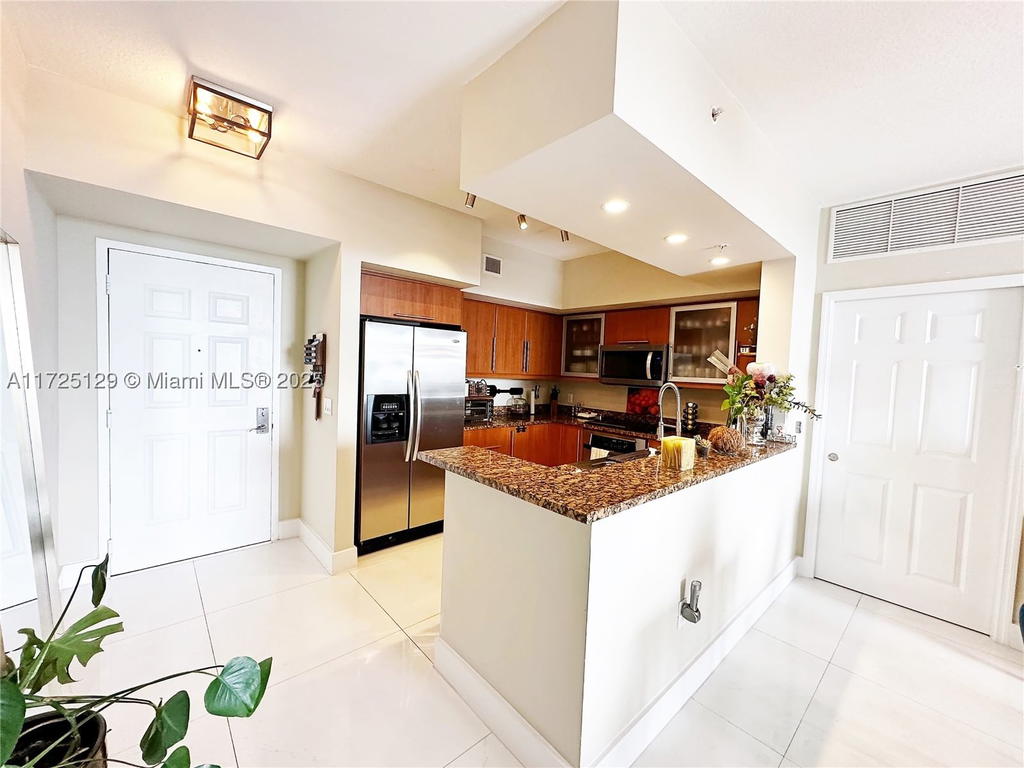 Real estate property located at 888 Douglas Rd #1210, Miami-dade, Puerta De Palmas Condo, Coral Gables, FL
