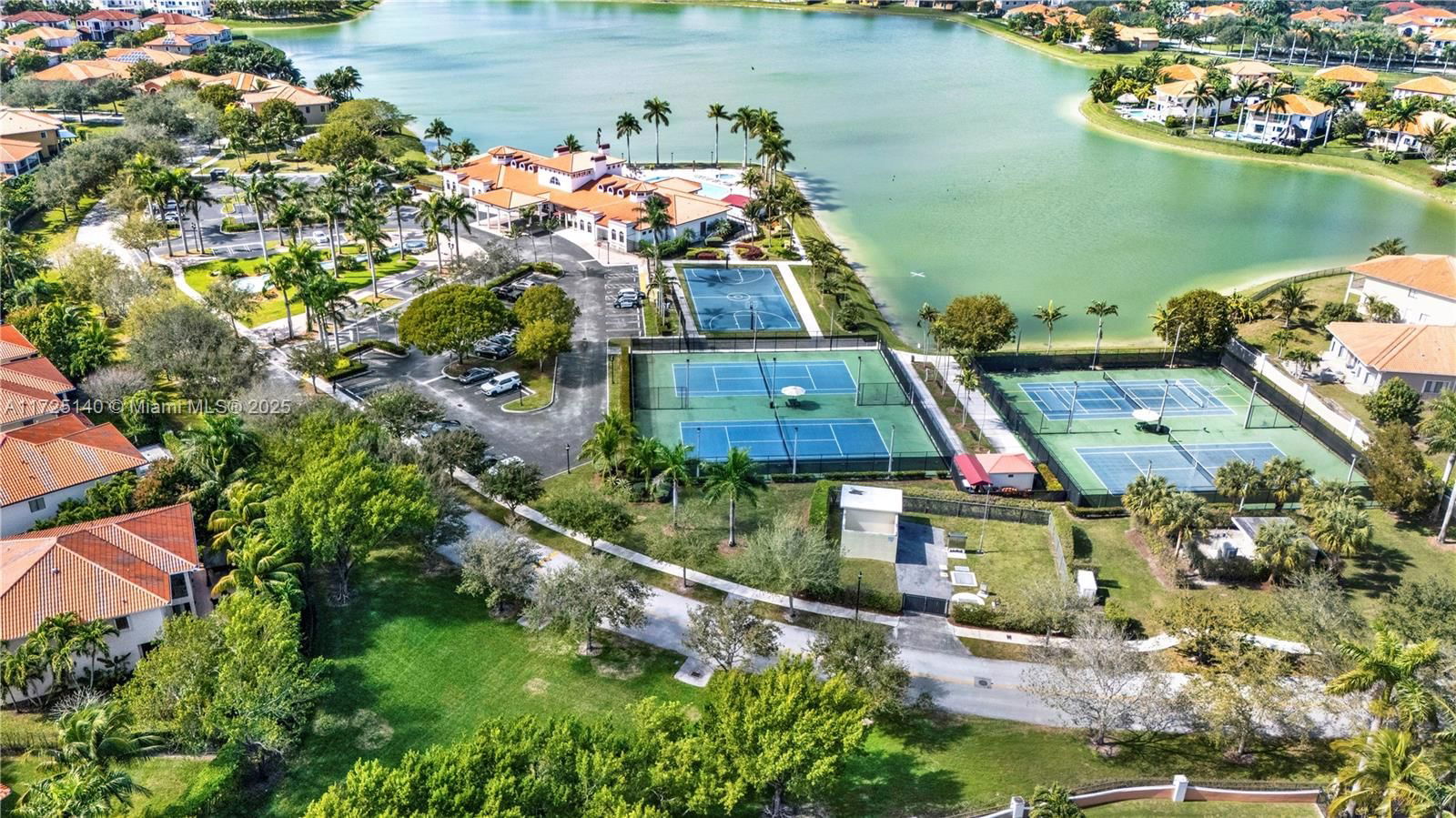 Real estate property located at 7582 191st St, Miami-dade, Cutler Cay, Cutler Bay, FL