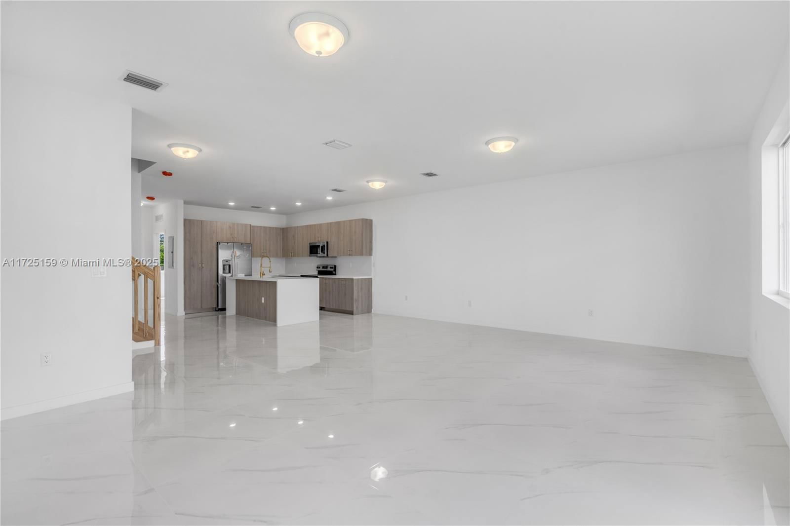 Real estate property located at 22440 124 CT B, Miami-dade, Chloes Estates, Miami, FL