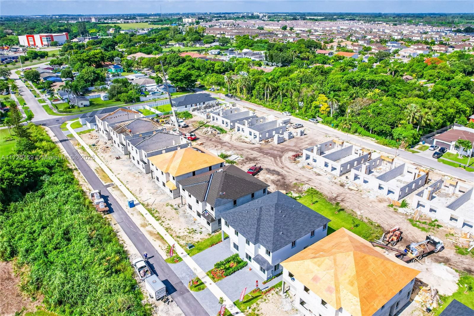 Real estate property located at 22440 124 CT B, Miami-dade, Chloes Estates, Miami, FL