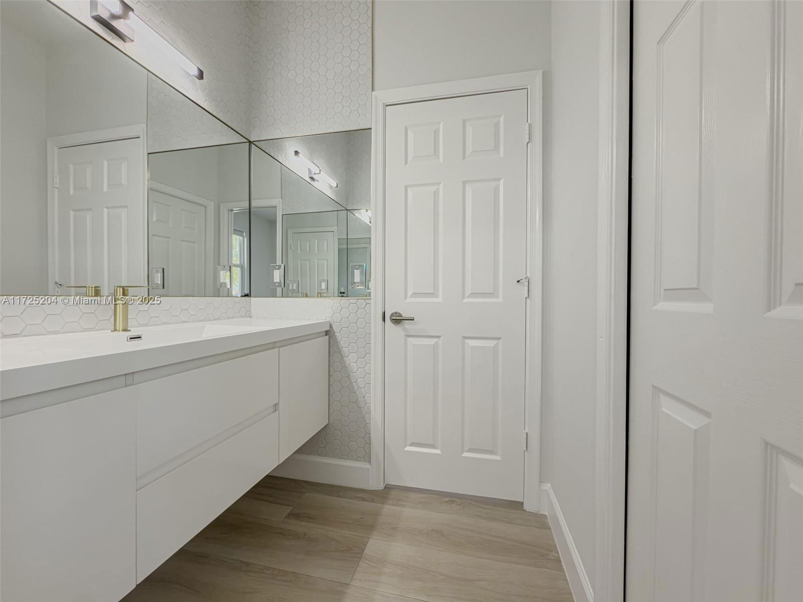 Real estate property located at 2556 Jardin Mnr, Broward, Sector 7 - Parcels J-2 &, Weston, FL