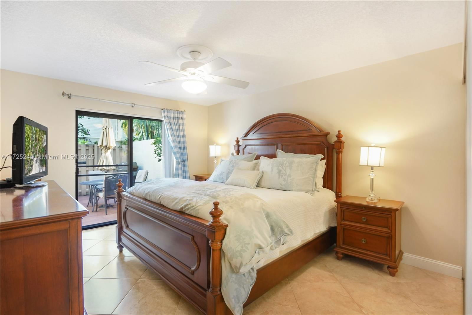 Real estate property located at 600 Executive Center Dr #111, Palm Beach, Lake Place Condo, West Palm Beach, FL