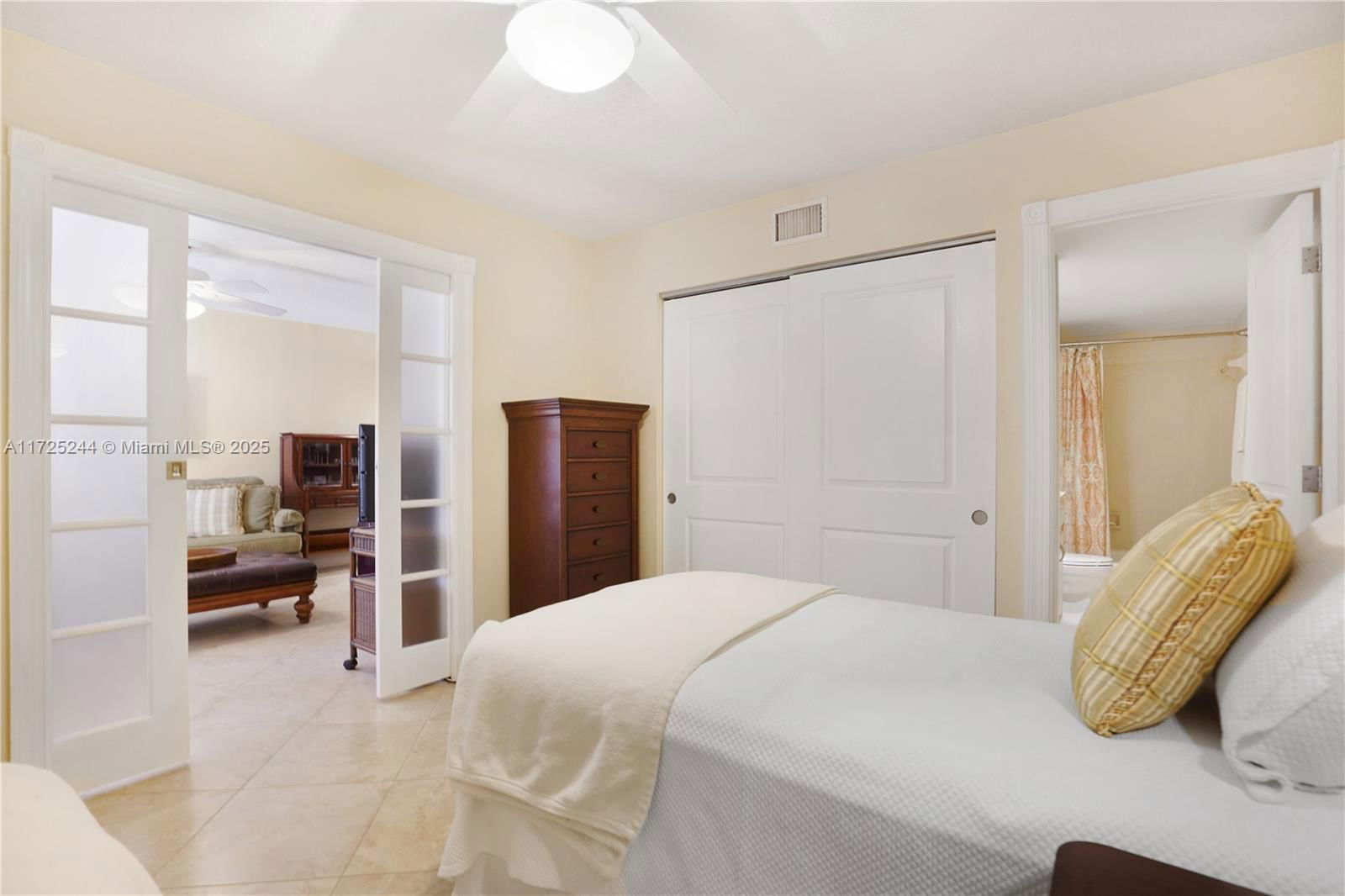 Real estate property located at 600 Executive Center Dr #111, Palm Beach, Lake Place Condo, West Palm Beach, FL