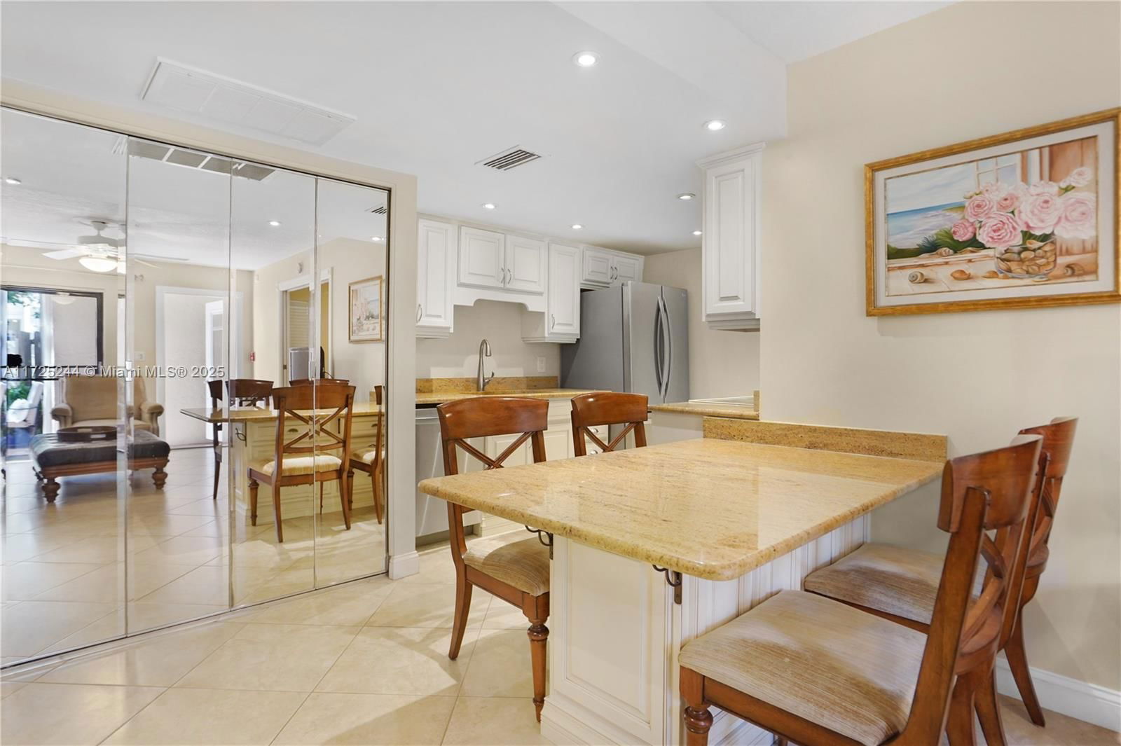 Real estate property located at 600 Executive Center Dr #111, Palm Beach, Lake Place Condo, West Palm Beach, FL