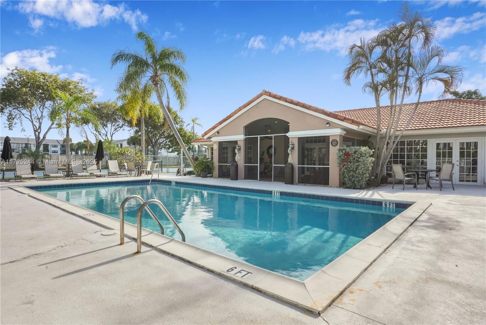 Real estate property located at 600 Executive Center Dr #111, Palm Beach, Lake Place Condo, West Palm Beach, FL