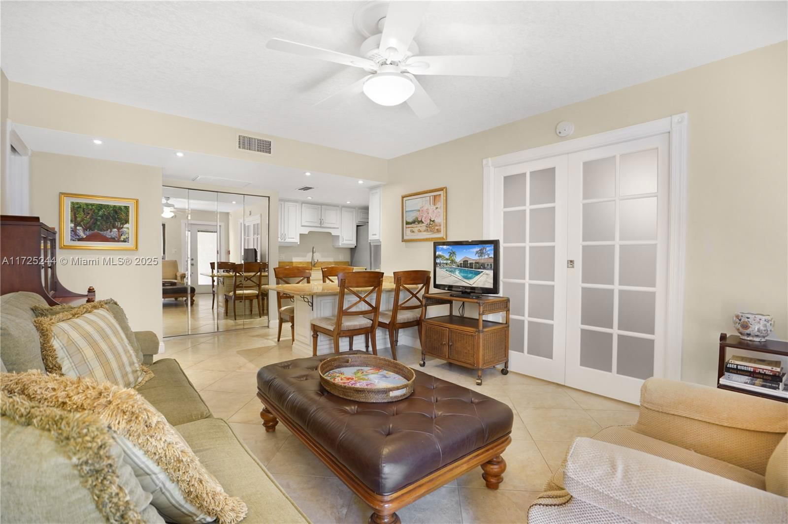 Real estate property located at 600 Executive Center Dr #111, Palm Beach, Lake Place Condo, West Palm Beach, FL