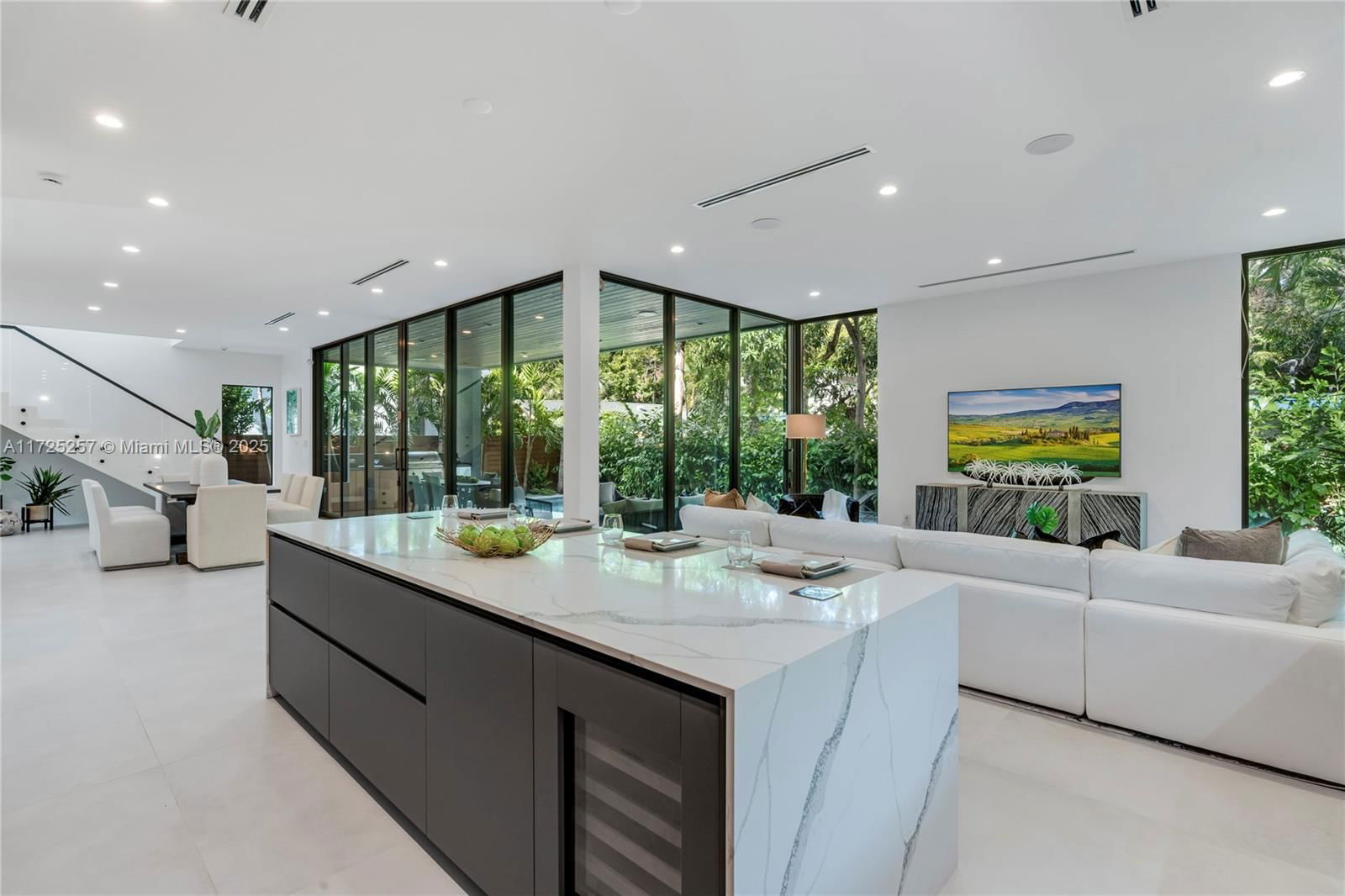 Real estate property located at 3025 Aviation Ave, Miami-dade, Babbitt & Bates, Miami, FL