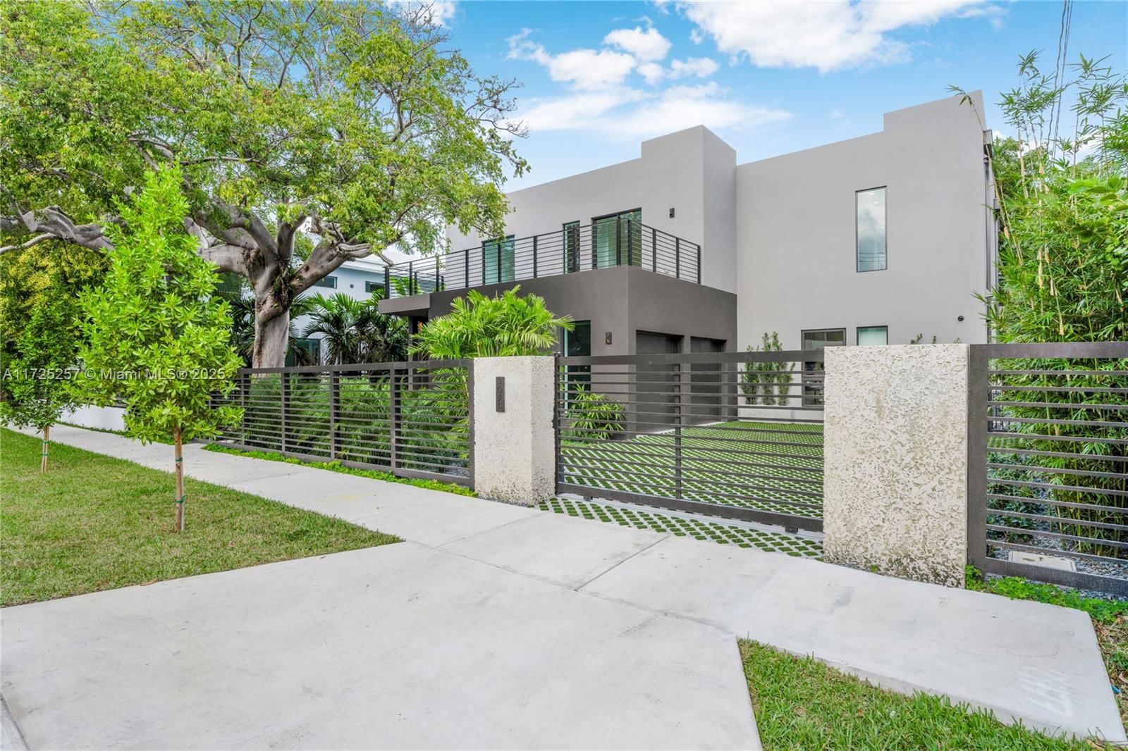 Real estate property located at 3025 Aviation Ave, Miami-dade, Babbitt & Bates, Miami, FL
