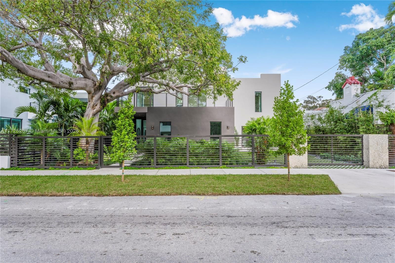 Real estate property located at 3025 Aviation Ave, Miami-dade, Babbitt & Bates, Miami, FL