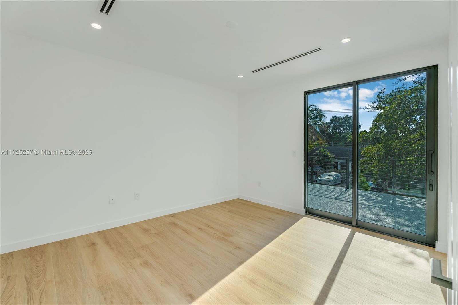 Real estate property located at 3025 Aviation Ave, Miami-dade, Babbitt & Bates, Miami, FL