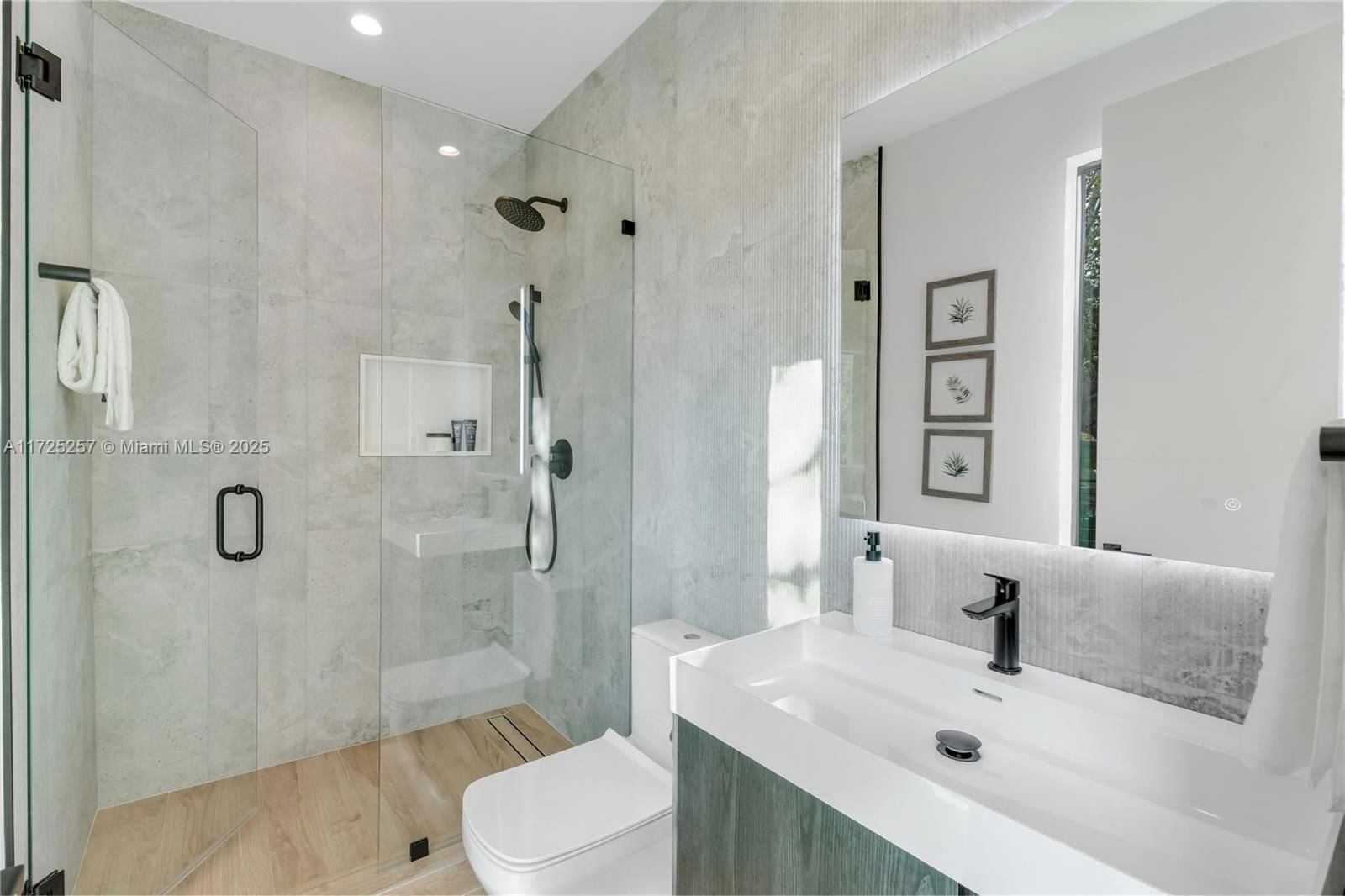Real estate property located at 3025 Aviation Ave, Miami-dade, Babbitt & Bates, Miami, FL