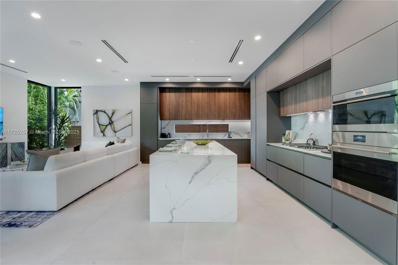 Real estate property located at 3025 Aviation Ave, Miami-dade, Babbitt & Bates, Miami, FL