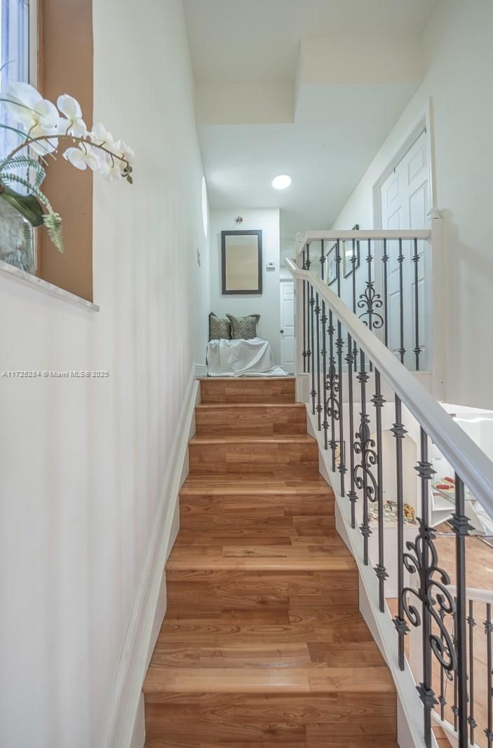 Real estate property located at 8520 139th Ter #1607, Miami-dade, Villa Vizcaya Condo, Miami Lakes, FL