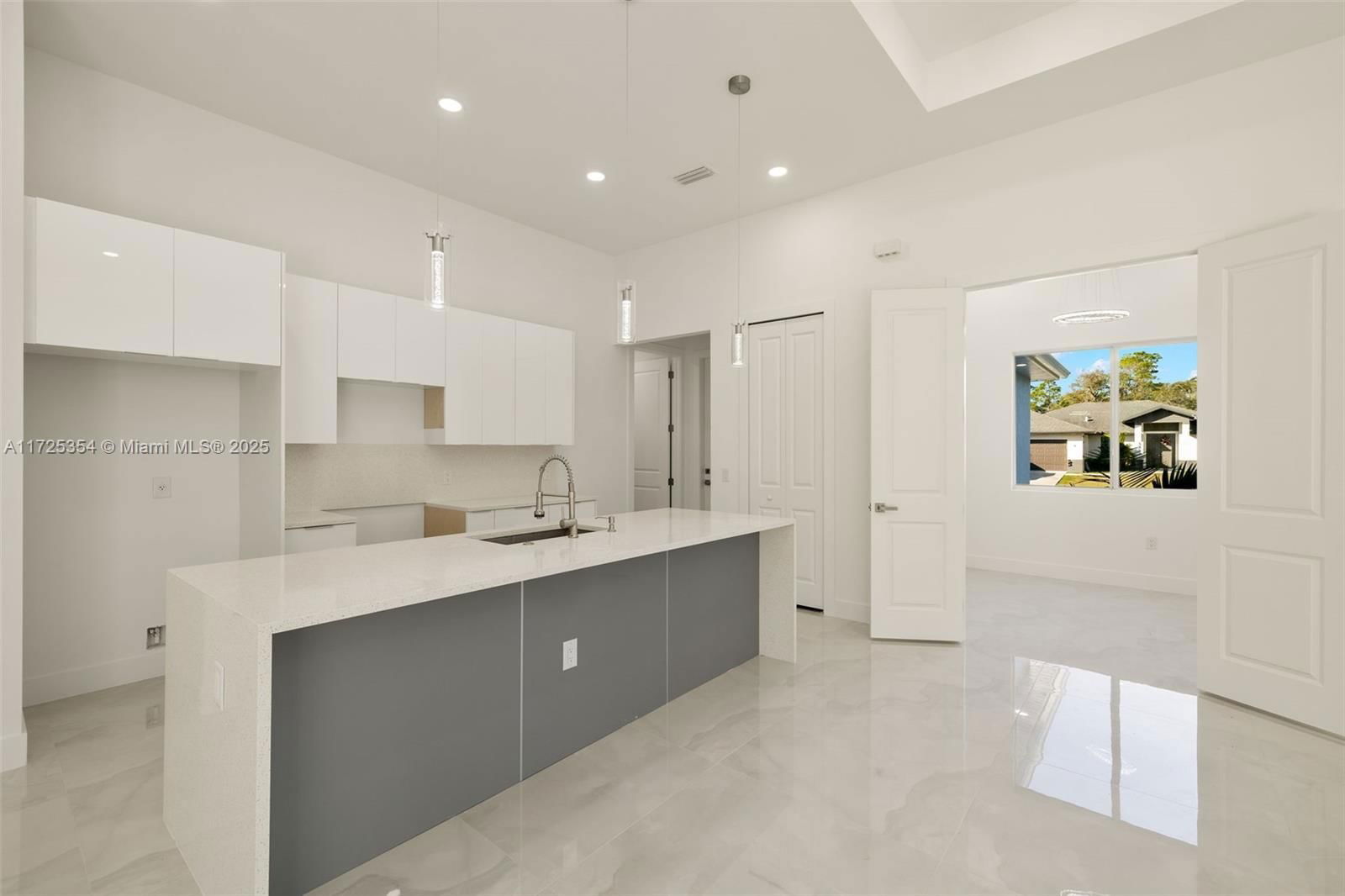 Real estate property located at 1804 Roosevelt, Lee, Lehigh Acres, Lehigh Acres, FL