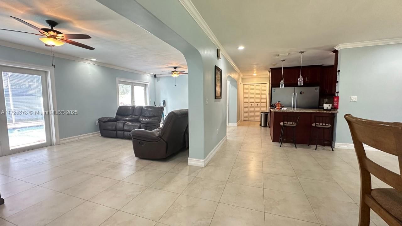 Real estate property located at 9271 Martinique Dr, Miami-dade, Pine Tree Manor Sec 2, Cutler Bay, FL