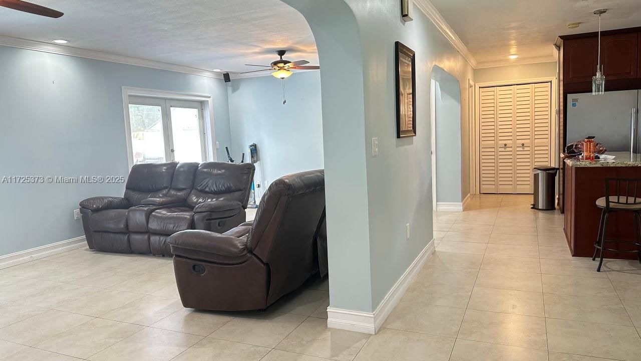 Real estate property located at 9271 Martinique Dr, Miami-dade, Pine Tree Manor Sec 2, Cutler Bay, FL