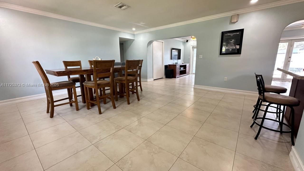 Real estate property located at 9271 Martinique Dr, Miami-dade, Pine Tree Manor Sec 2, Cutler Bay, FL