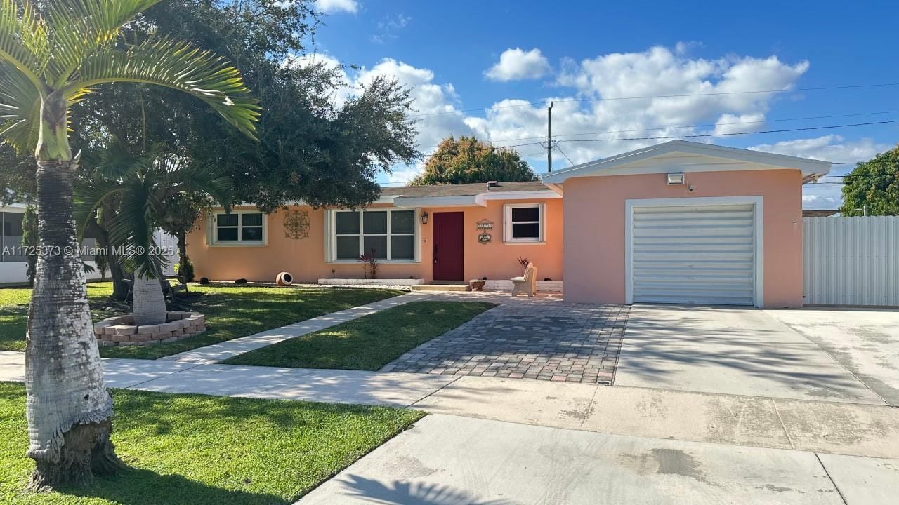 Real estate property located at 9271 Martinique Dr, Miami-dade, Pine Tree Manor Sec 2, Cutler Bay, FL