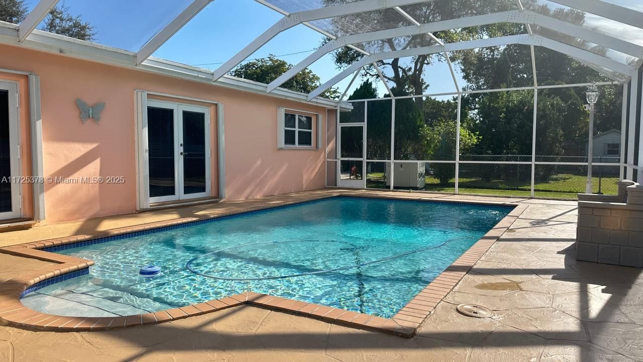 Real estate property located at 9271 Martinique Dr, Miami-dade, Pine Tree Manor Sec 2, Cutler Bay, FL
