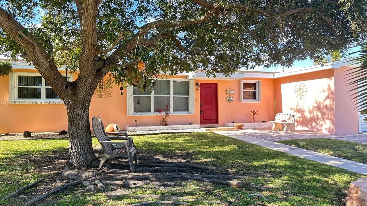 Real estate property located at 9271 Martinique Dr, Miami-dade, Pine Tree Manor Sec 2, Cutler Bay, FL