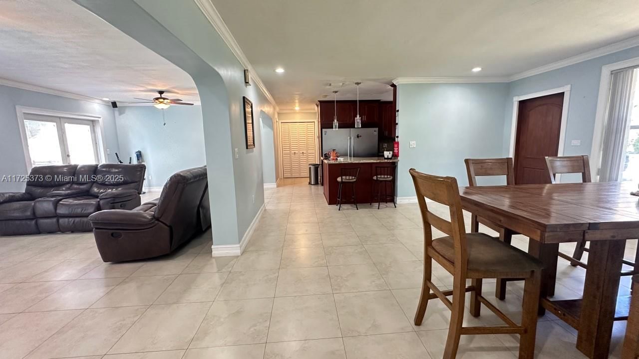 Real estate property located at 9271 Martinique Dr, Miami-dade, Pine Tree Manor Sec 2, Cutler Bay, FL