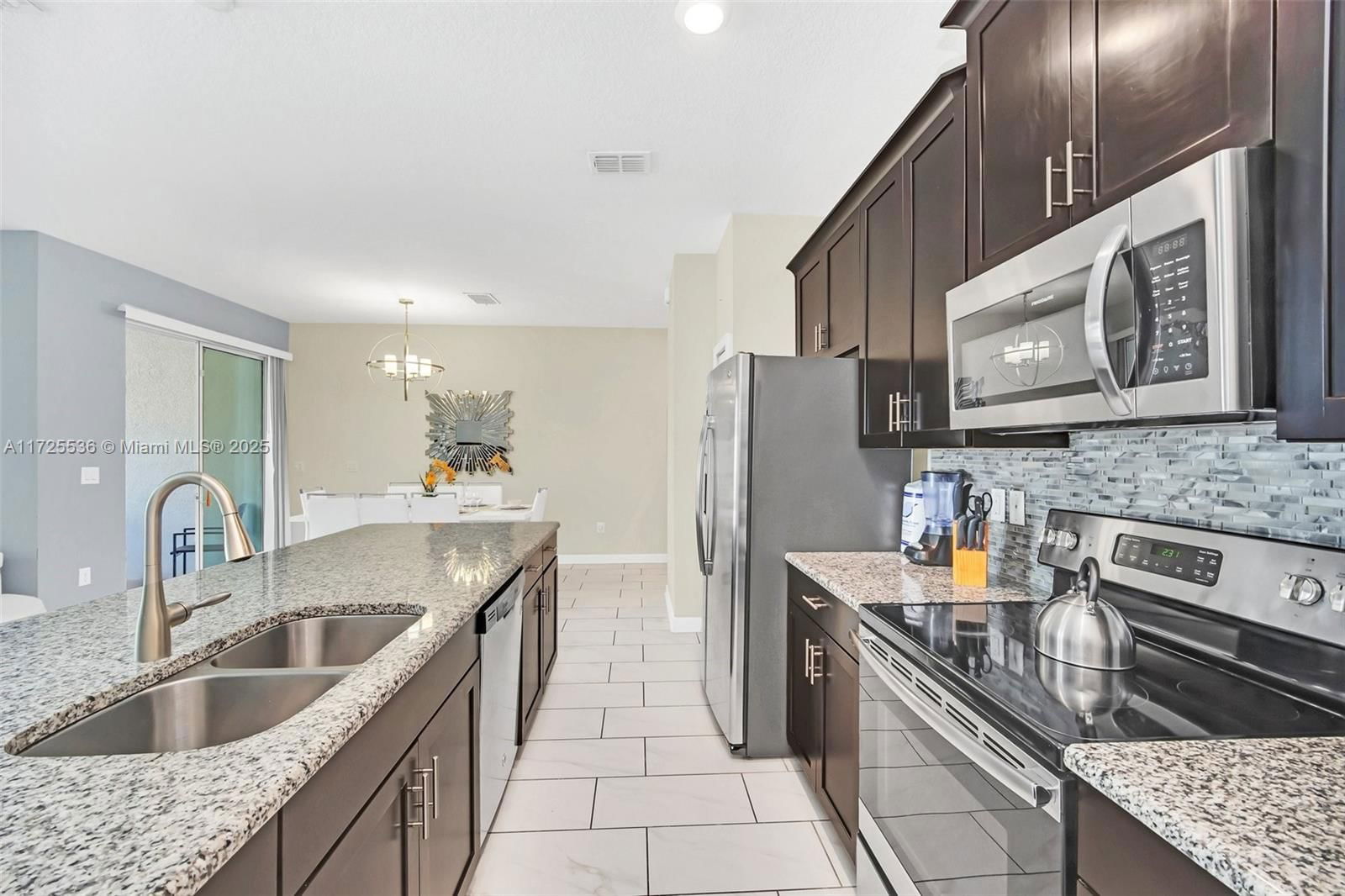 Real estate property located at 9063 Dogleg Dr #9063, Osceola, Davenport, Kissimmee, FL