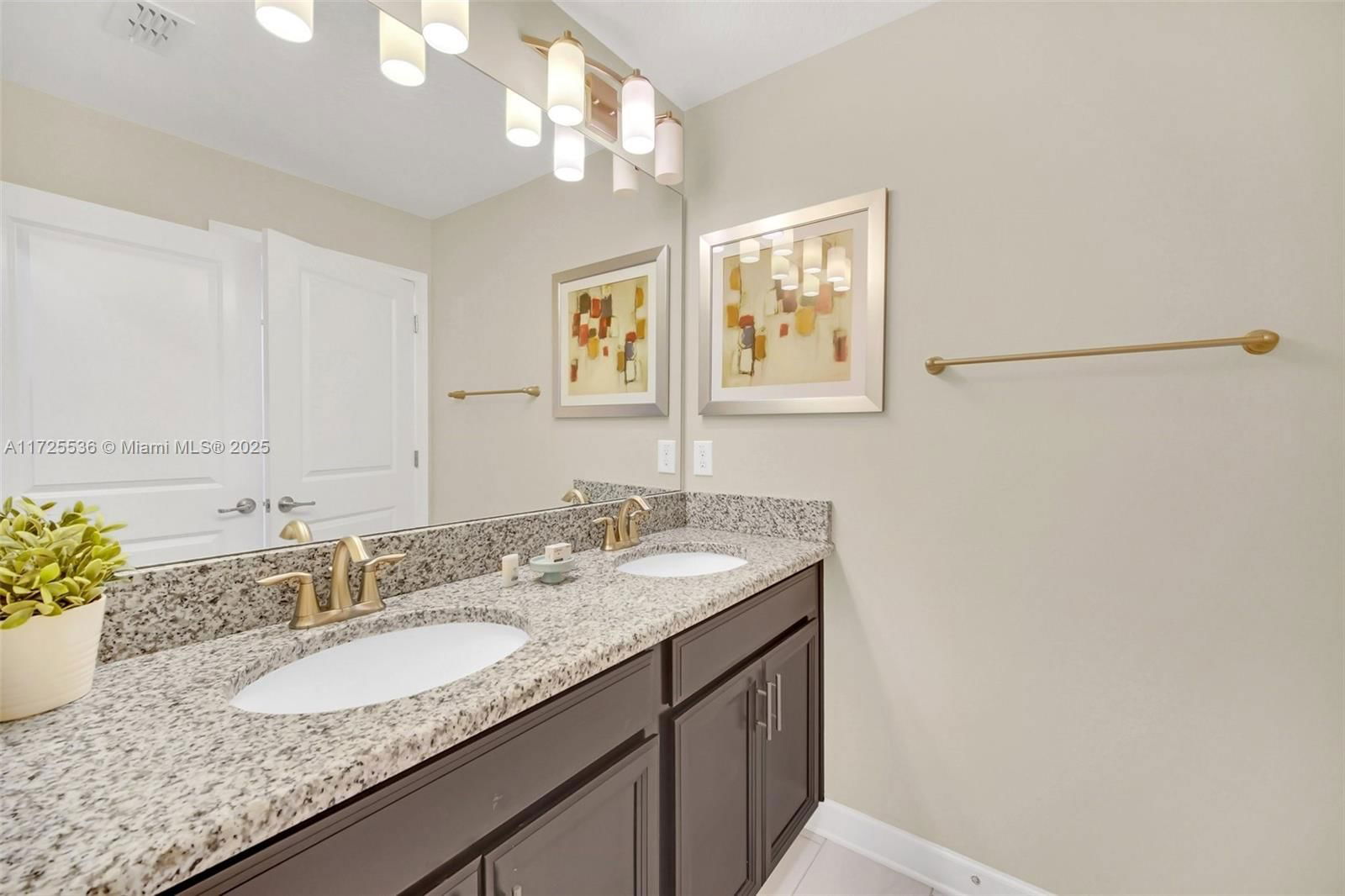 Real estate property located at 9063 Dogleg Dr #9063, Osceola, Davenport, Kissimmee, FL