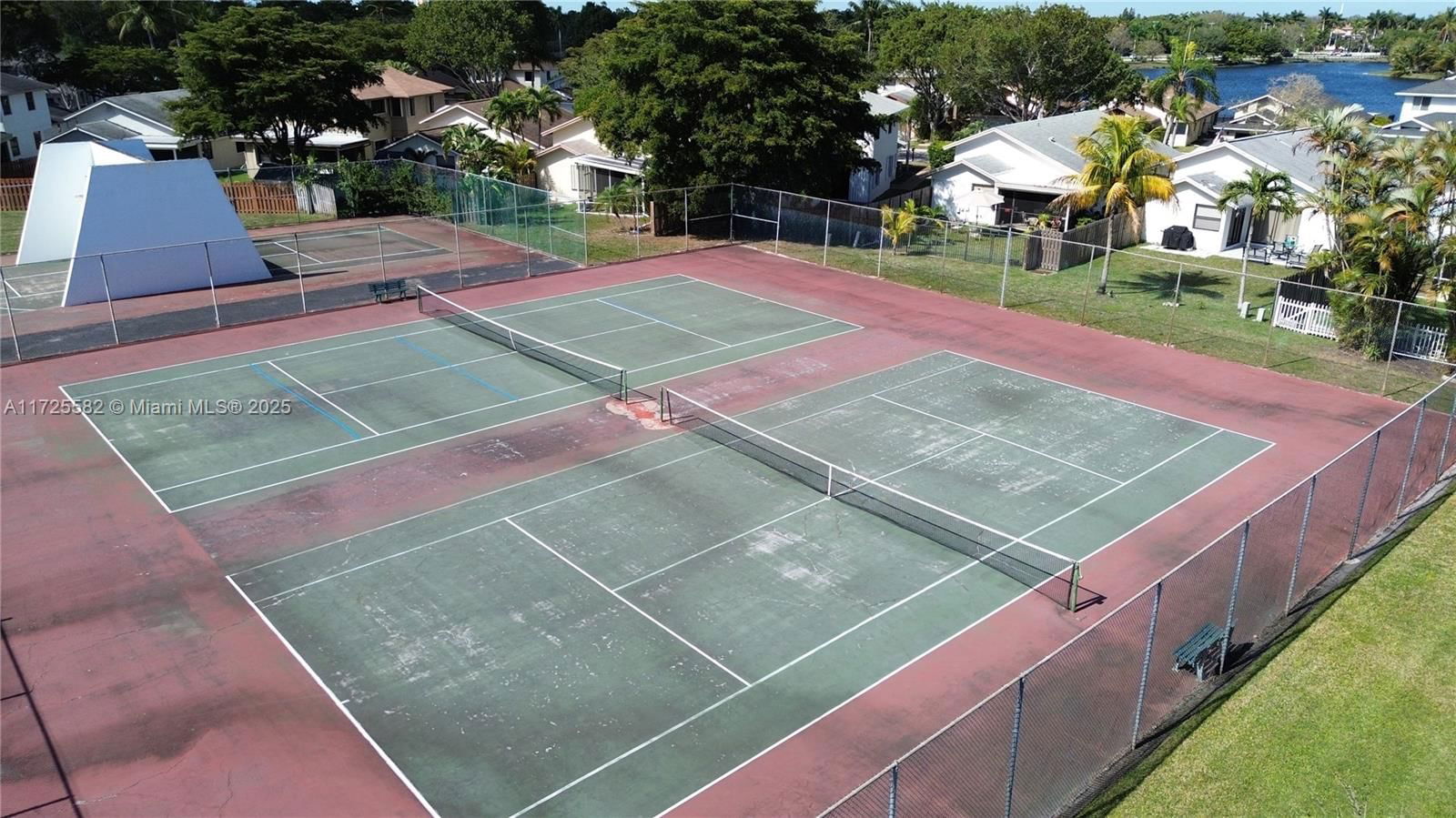 Real estate property located at 313 Lakeside Ct, Broward, Lakeside Villas At, Sunrise, FL