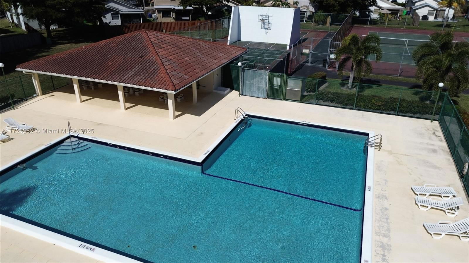 Real estate property located at 313 Lakeside Ct, Broward, Lakeside Villas At, Sunrise, FL