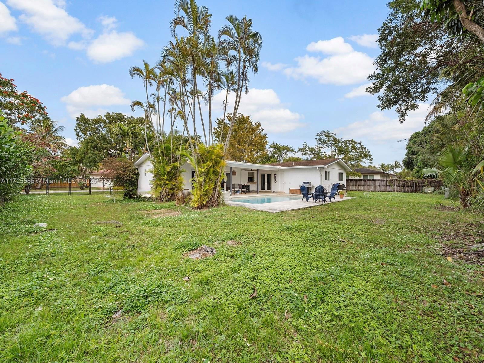 Real estate property located at 10320 121st St, Miami-dade, Pine Needle Estates Sec T, Miami, FL