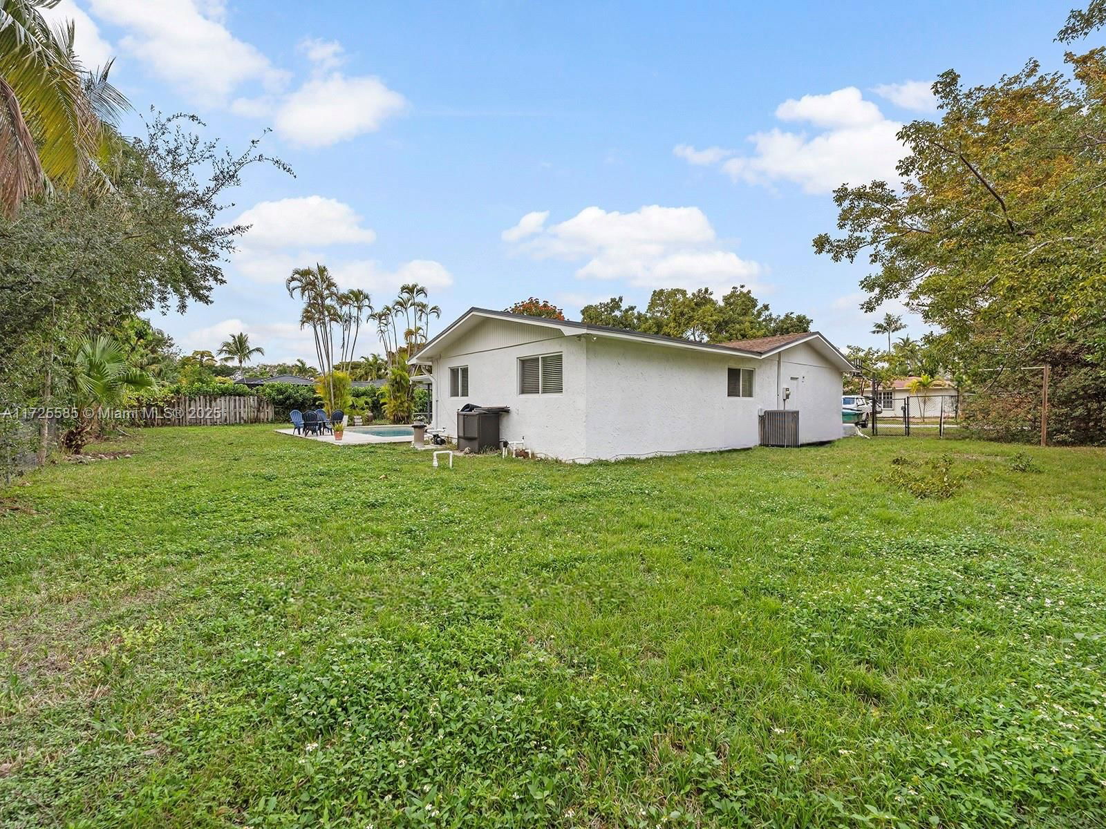 Real estate property located at 10320 121st St, Miami-dade, Pine Needle Estates Sec T, Miami, FL